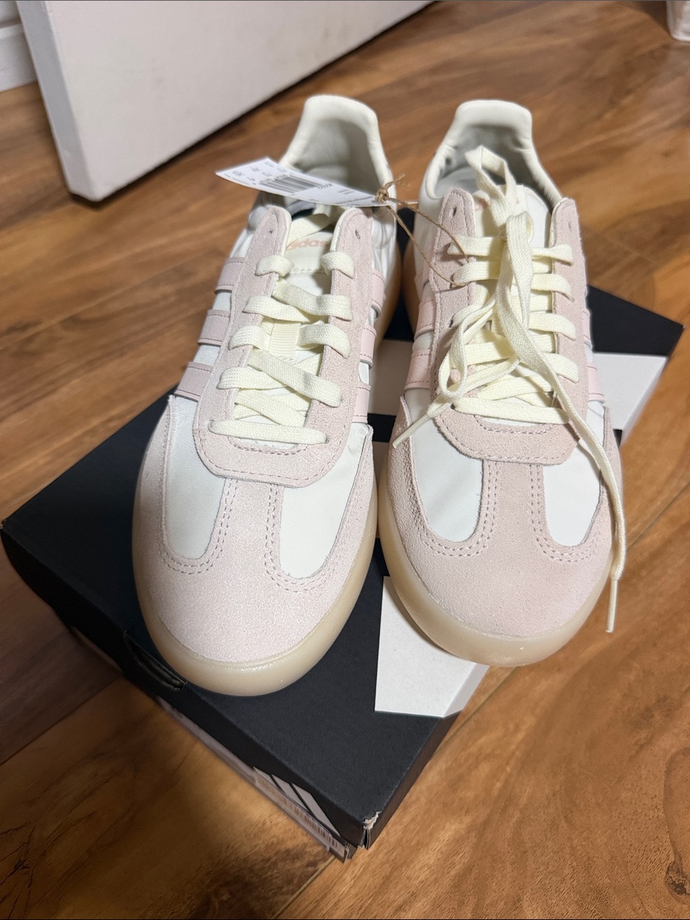 Adidas barreda decode light pink size 8